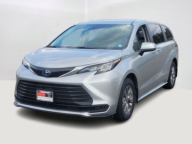 2023 Toyota Sienna LE