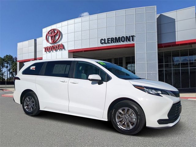 2023 Toyota Sienna LE