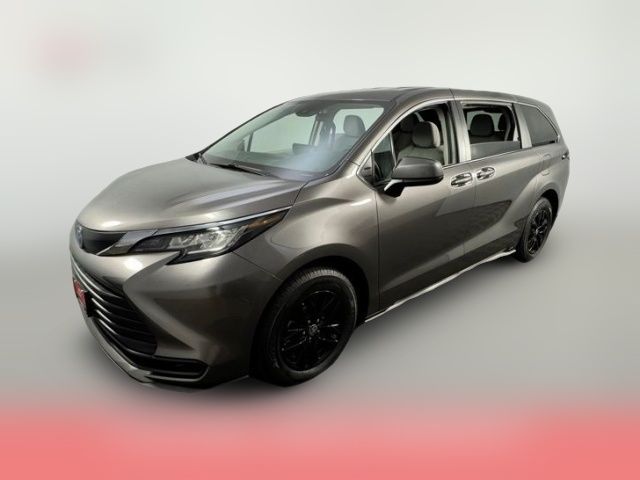 2023 Toyota Sienna LE