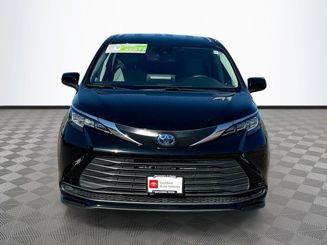 2023 Toyota Sienna LE