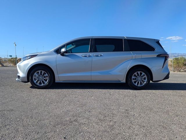 2023 Toyota Sienna LE