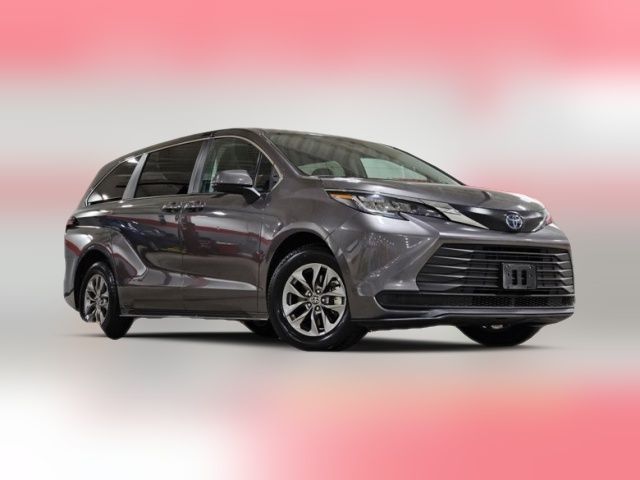 2023 Toyota Sienna LE
