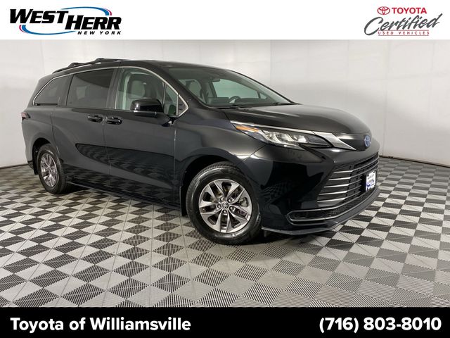 2023 Toyota Sienna LE