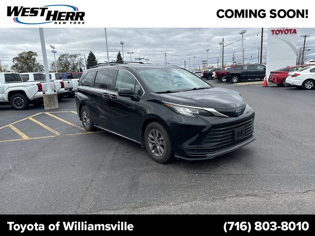 2023 Toyota Sienna LE