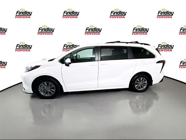 2023 Toyota Sienna LE