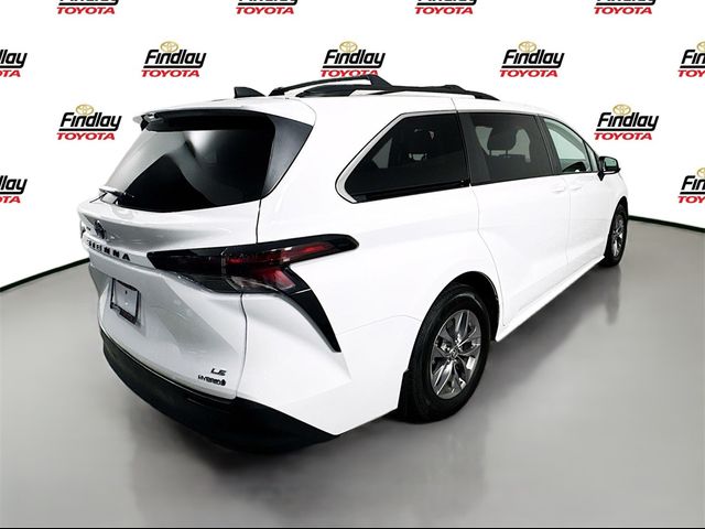 2023 Toyota Sienna LE