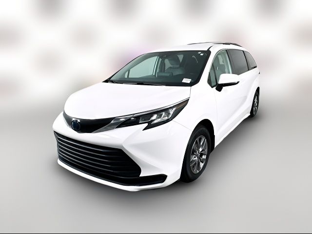 2023 Toyota Sienna LE