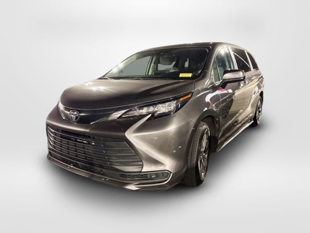 2023 Toyota Sienna LE