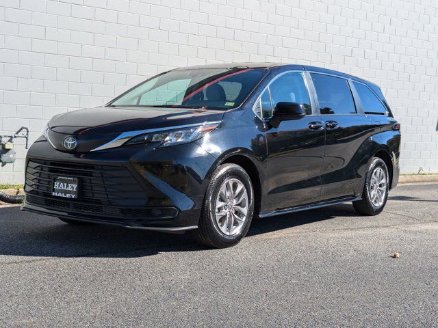 2023 Toyota Sienna LE