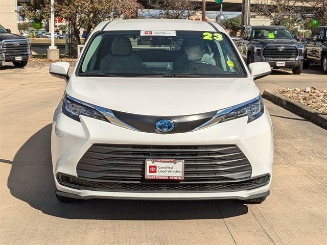 2023 Toyota Sienna LE