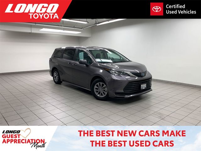 2023 Toyota Sienna LE