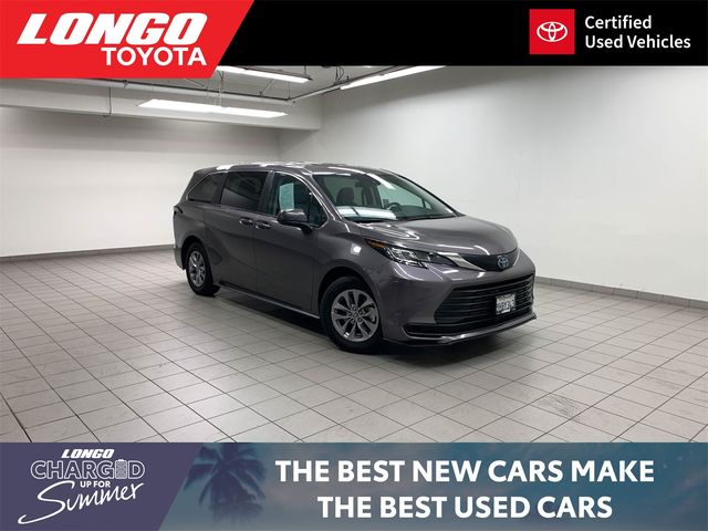 2023 Toyota Sienna LE