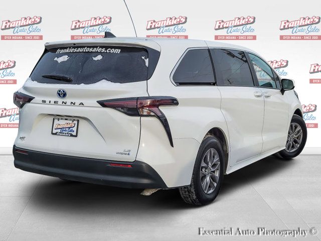 2023 Toyota Sienna LE