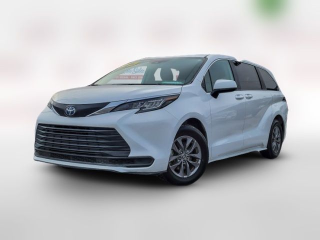 2023 Toyota Sienna LE