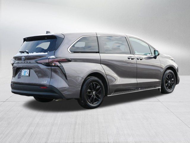 2023 Toyota Sienna LE