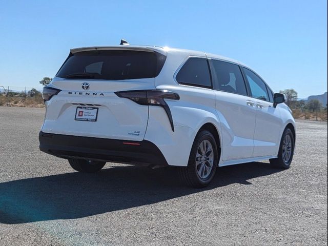 2023 Toyota Sienna LE