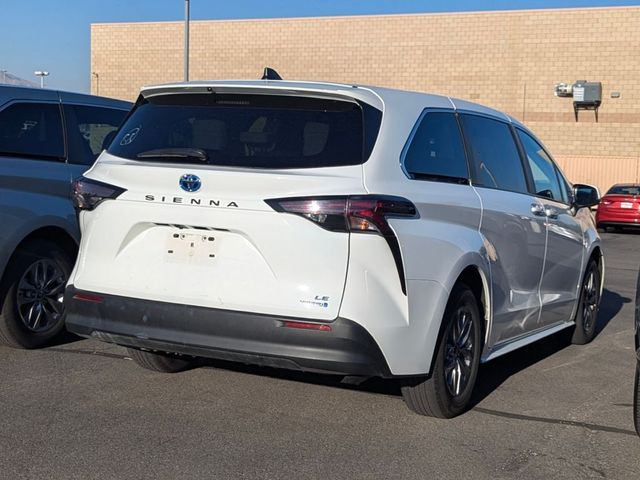 2023 Toyota Sienna LE