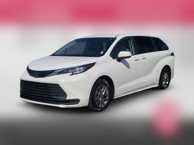 2023 Toyota Sienna LE