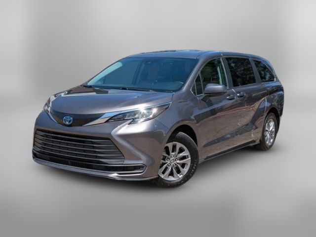 2023 Toyota Sienna LE
