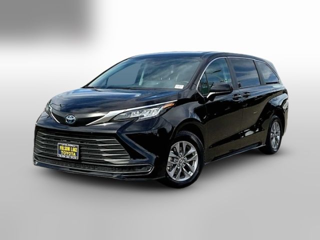 2023 Toyota Sienna LE
