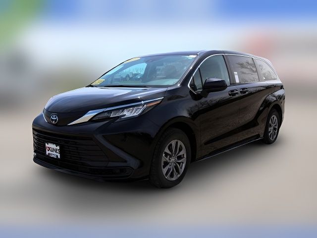 2023 Toyota Sienna LE