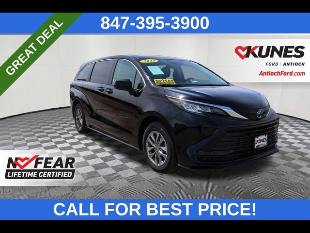 2023 Toyota Sienna LE