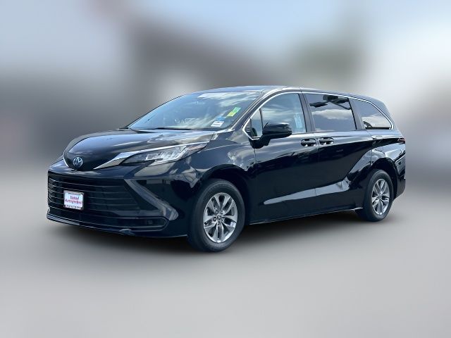 2023 Toyota Sienna LE