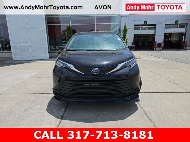 2023 Toyota Sienna LE