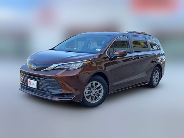 2023 Toyota Sienna LE