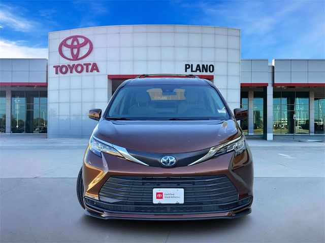 2023 Toyota Sienna LE