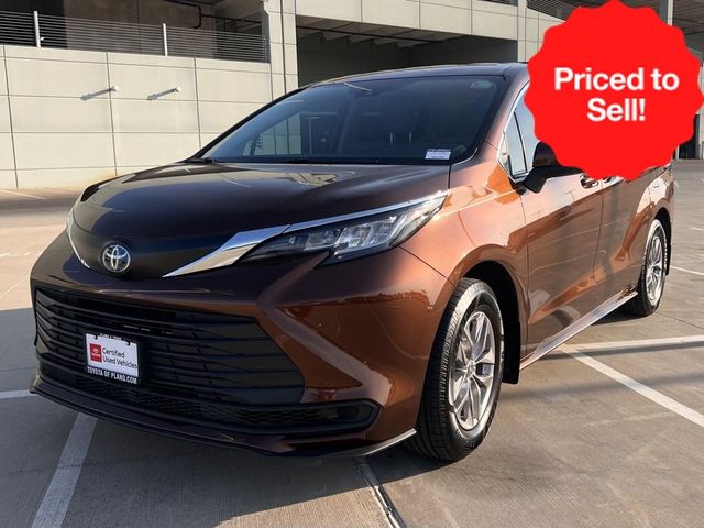 2023 Toyota Sienna LE