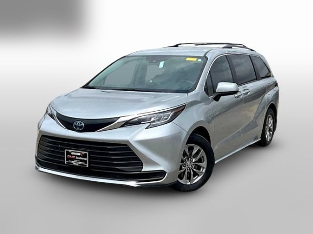 2023 Toyota Sienna LE