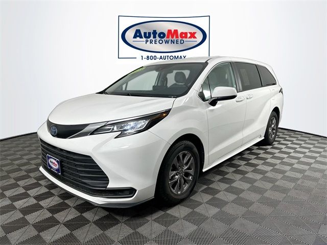 2023 Toyota Sienna LE