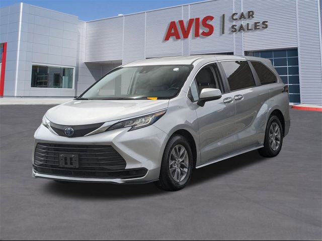 2023 Toyota Sienna LE