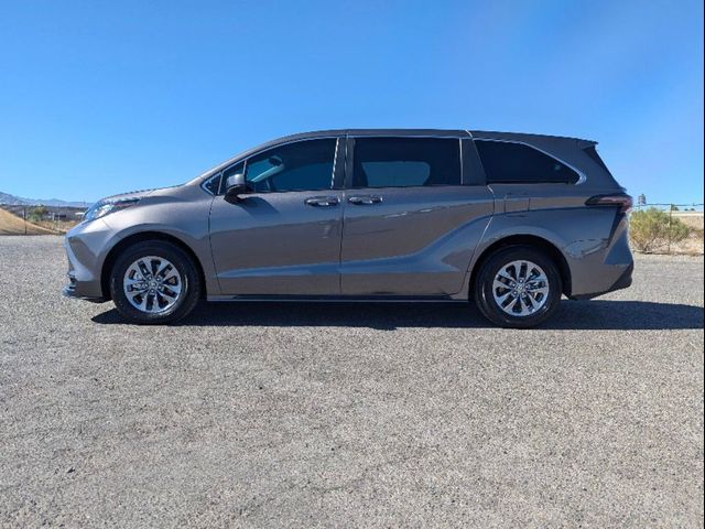 2023 Toyota Sienna LE