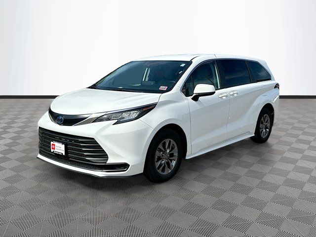 2023 Toyota Sienna LE