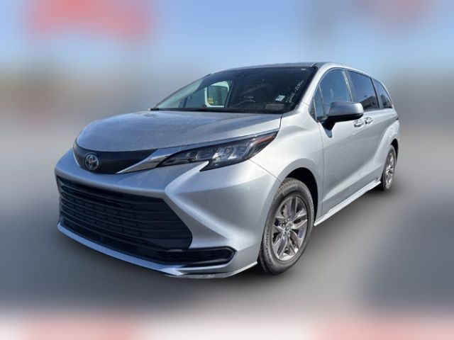 2023 Toyota Sienna LE