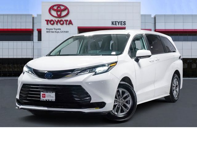 2023 Toyota Sienna LE