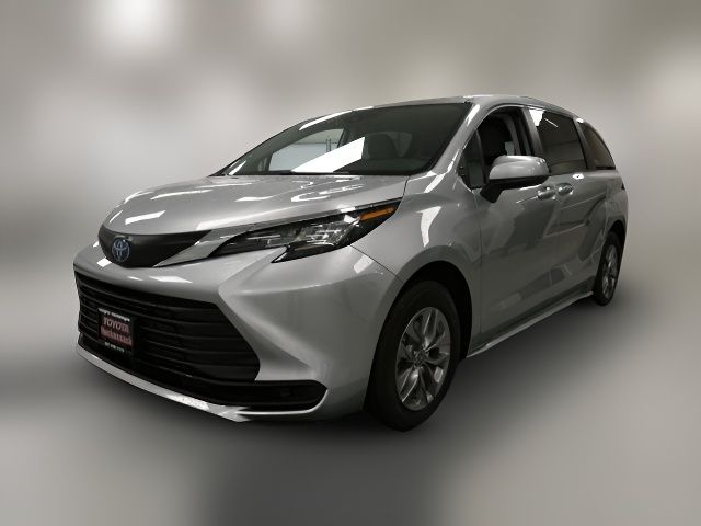 2023 Toyota Sienna LE