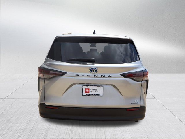 2023 Toyota Sienna LE