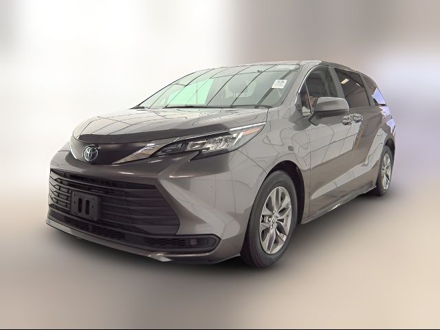 2023 Toyota Sienna LE