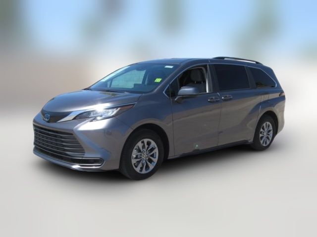 2023 Toyota Sienna LE