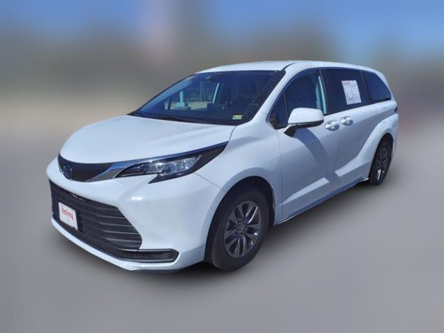 2023 Toyota Sienna LE