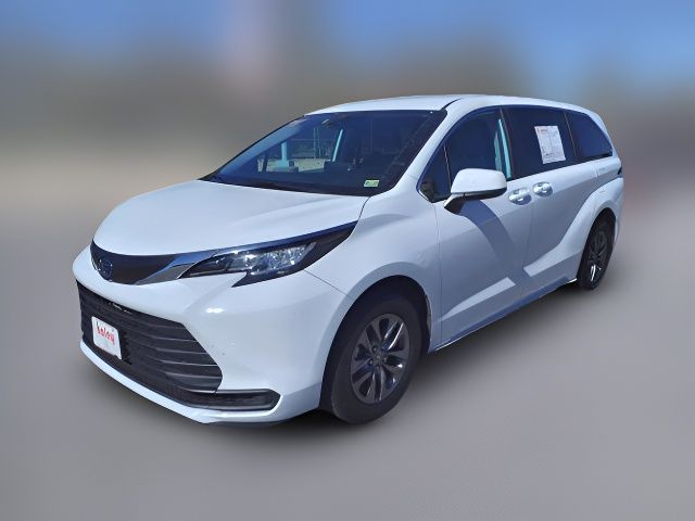 2023 Toyota Sienna LE