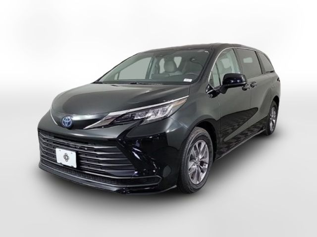 2023 Toyota Sienna LE