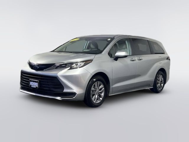 2023 Toyota Sienna LE