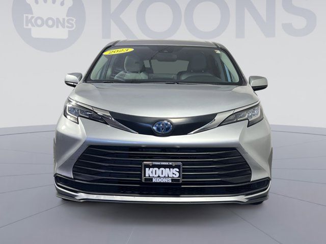 2023 Toyota Sienna LE