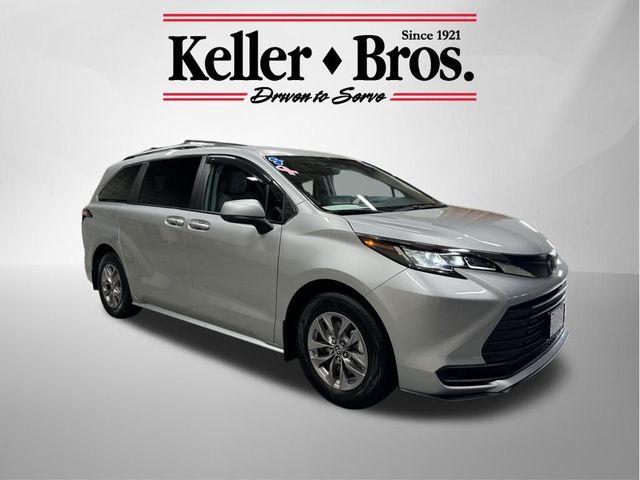 2023 Toyota Sienna LE