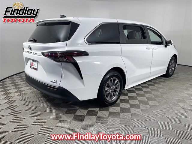 2023 Toyota Sienna LE