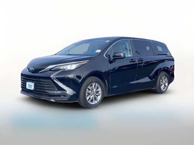 2023 Toyota Sienna LE